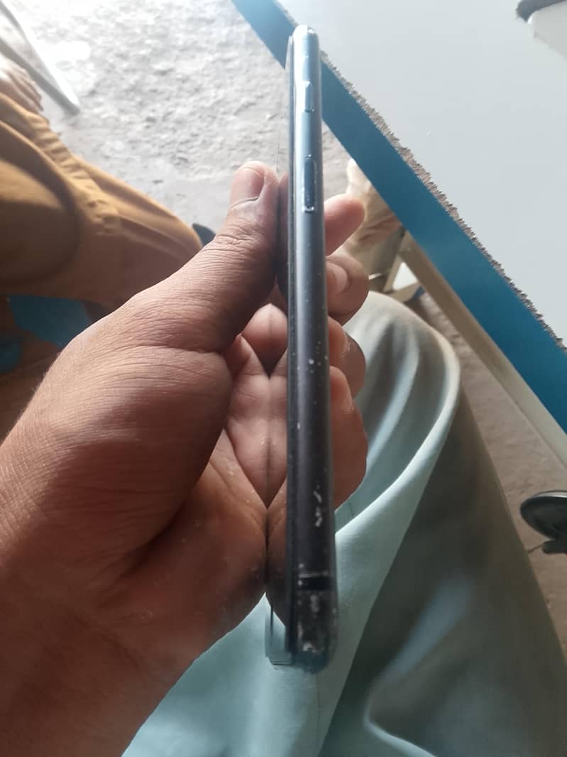 Apple iPhone 7 Plus 4