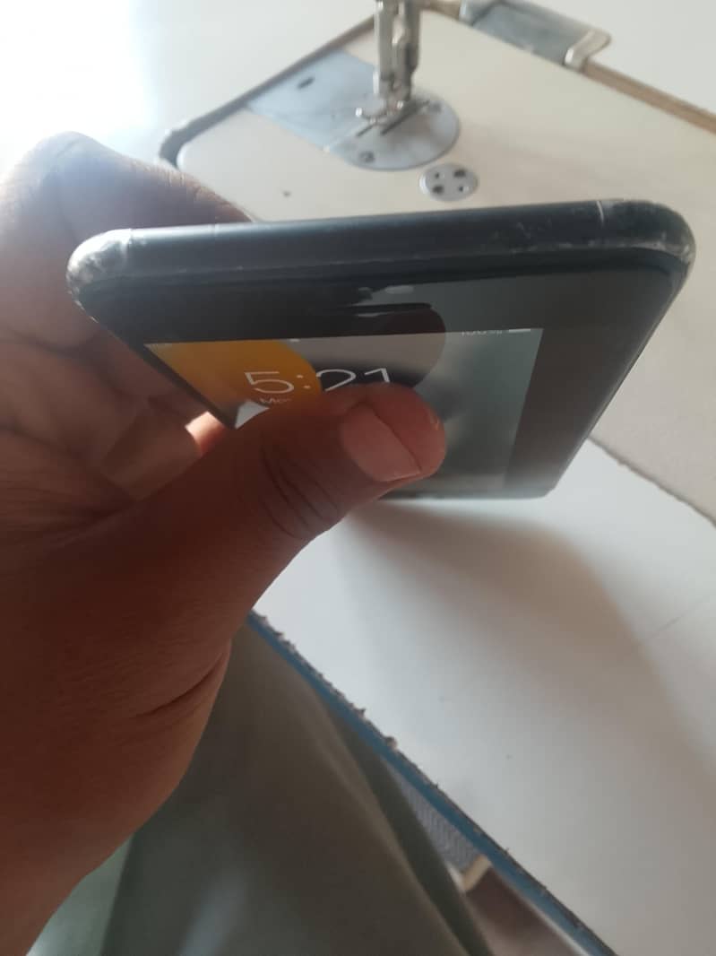 Apple iPhone 7 Plus 5