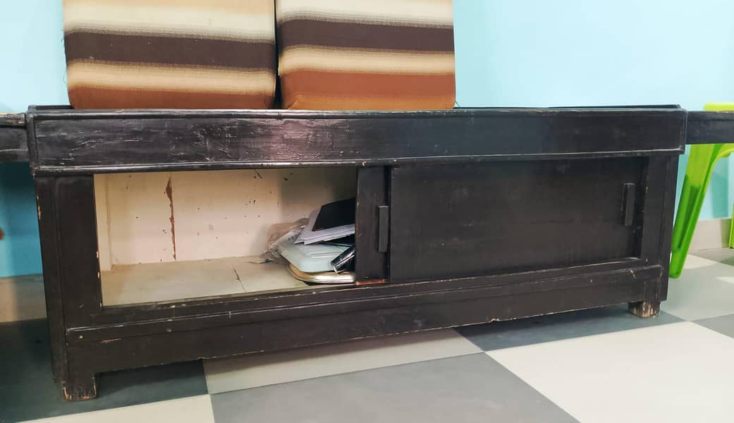 Sofa Sethi 1