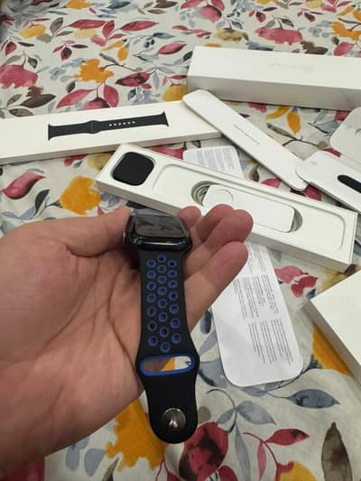 Apple Watch series 7 45mm urgent sale