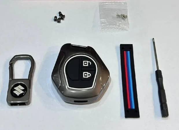 CAR SUZUKI SWIFT METAL KEYCOVER KEYCHAIN WITH SCREWDRIVER DUSTPROOF RUSTPROOF WATERPROOF SHOCK PROOF EASY TO INSTALL LUXURY LOOK ELEGANT DESIGN