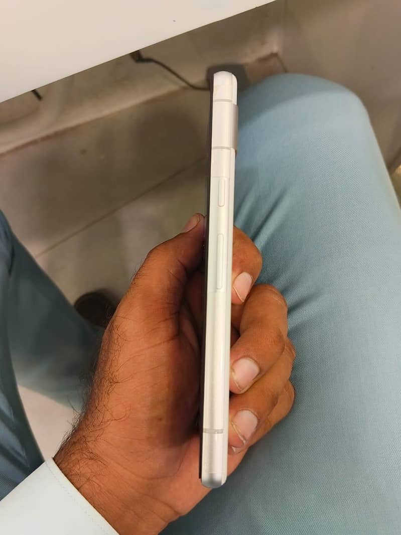 Google Pixel 7a 4
