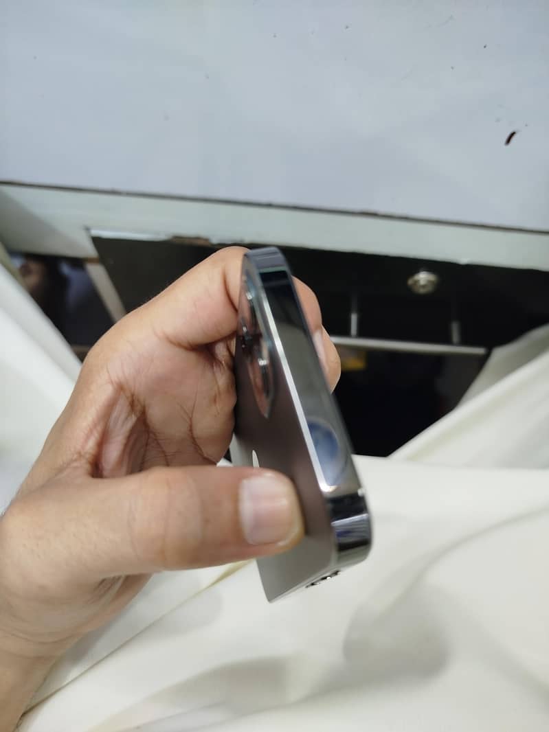Apple iPhone 12 Pro 3