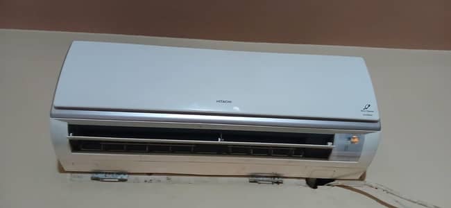 Hitachi Ac 1 ton