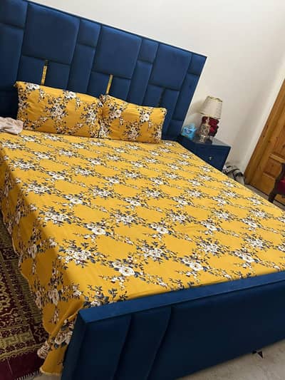 bed dressing side table