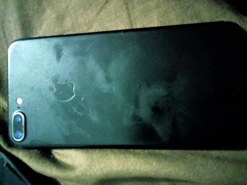 Apple iPhone 7 Plus 1