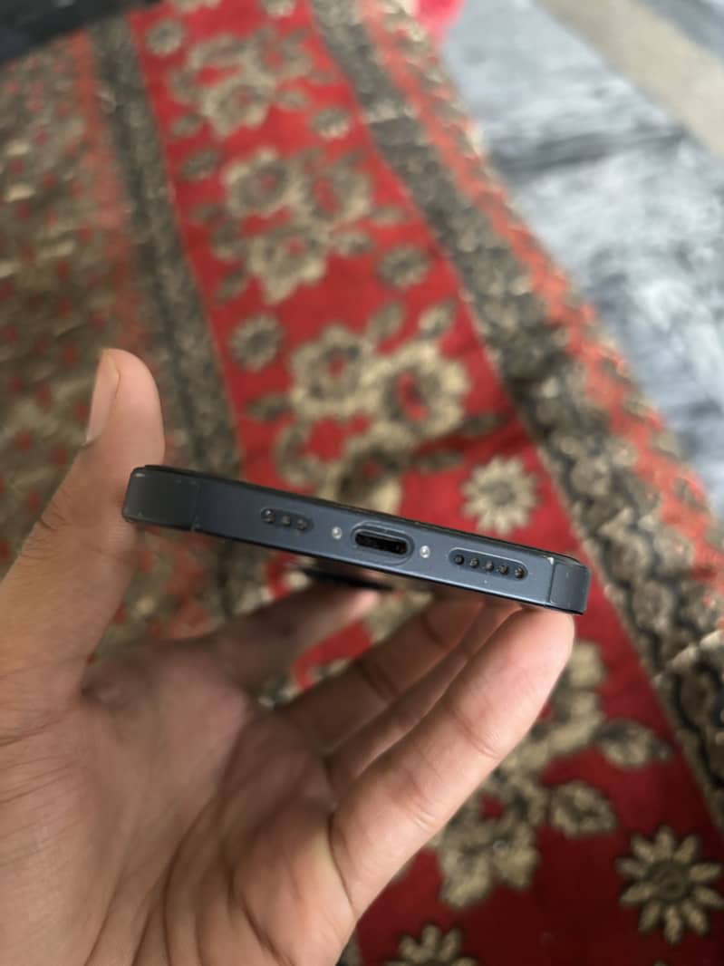 Apple iPhone 13 1