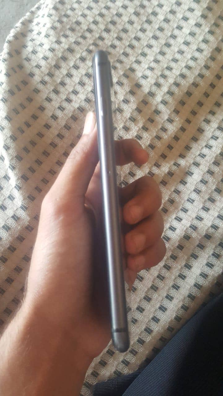 Apple iPhone 8 Plus 2