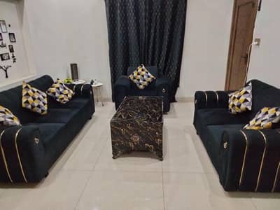 6 seater sofa + table