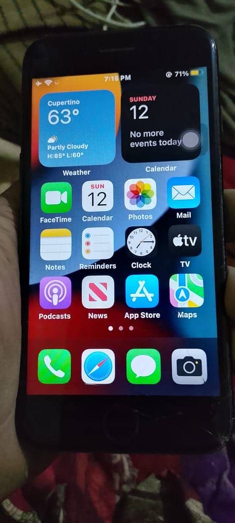 Apple iPhone 7 0