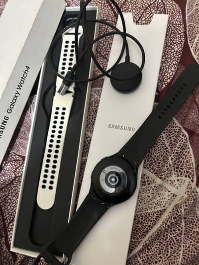 Samsung Watch 4 urgent sale Or Exchange with Apple wath 3