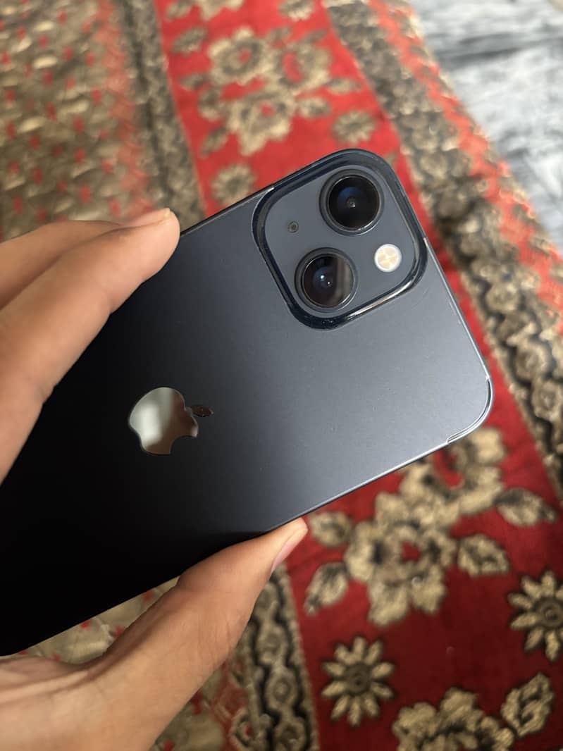 Apple iPhone 13 4