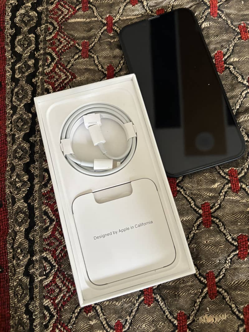 Apple iPhone 13 8