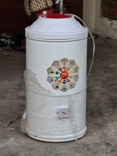 Climax Semi-instant Geyser 40L Excellent condition