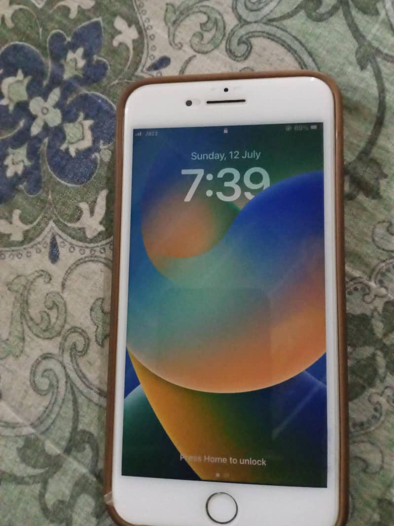 Apple iPhone 8 Plus 2