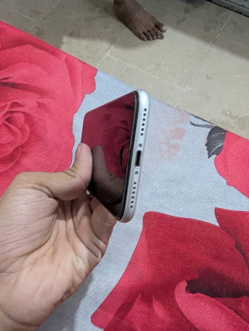 Apple iPhone SE 3