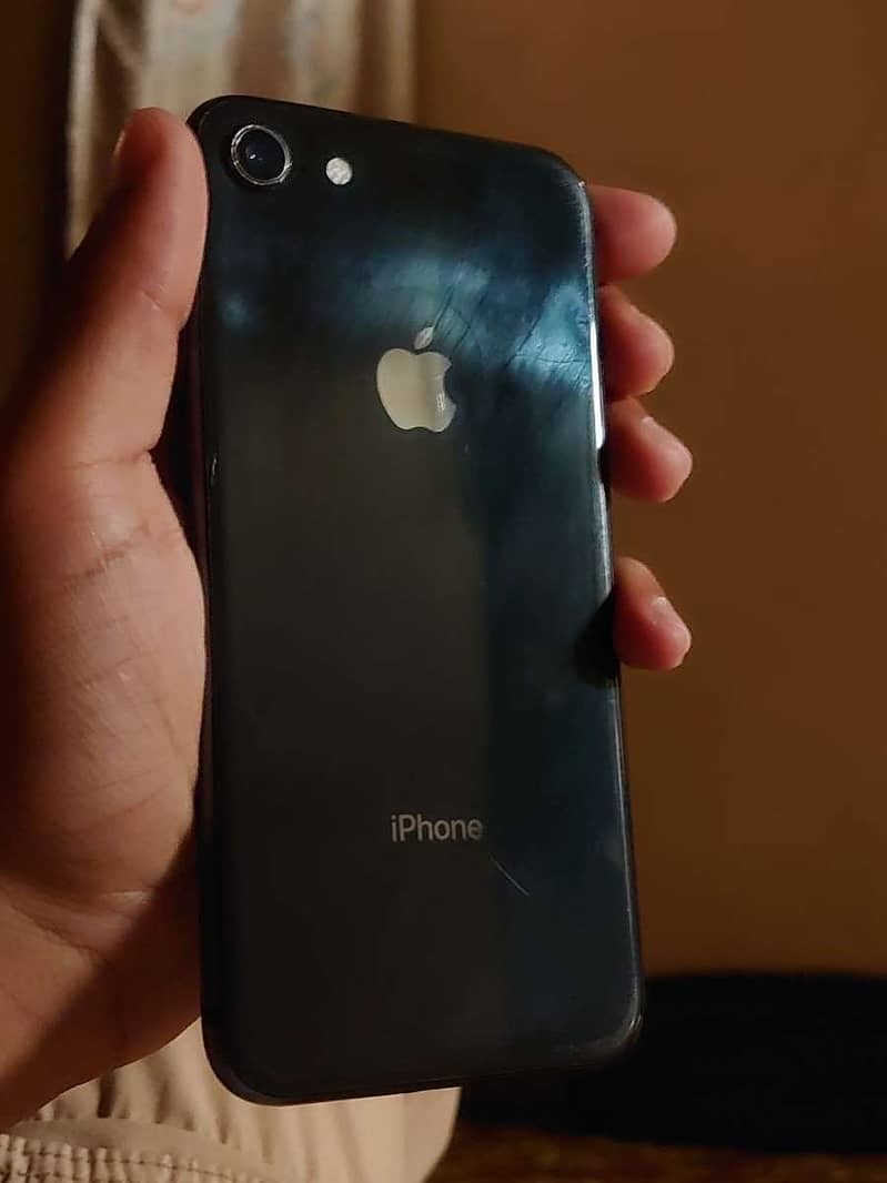 Apple iPhone 8 1