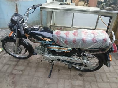 unique bike , 1900km chali Hoi .