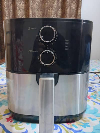 West point Air fryer WF5253