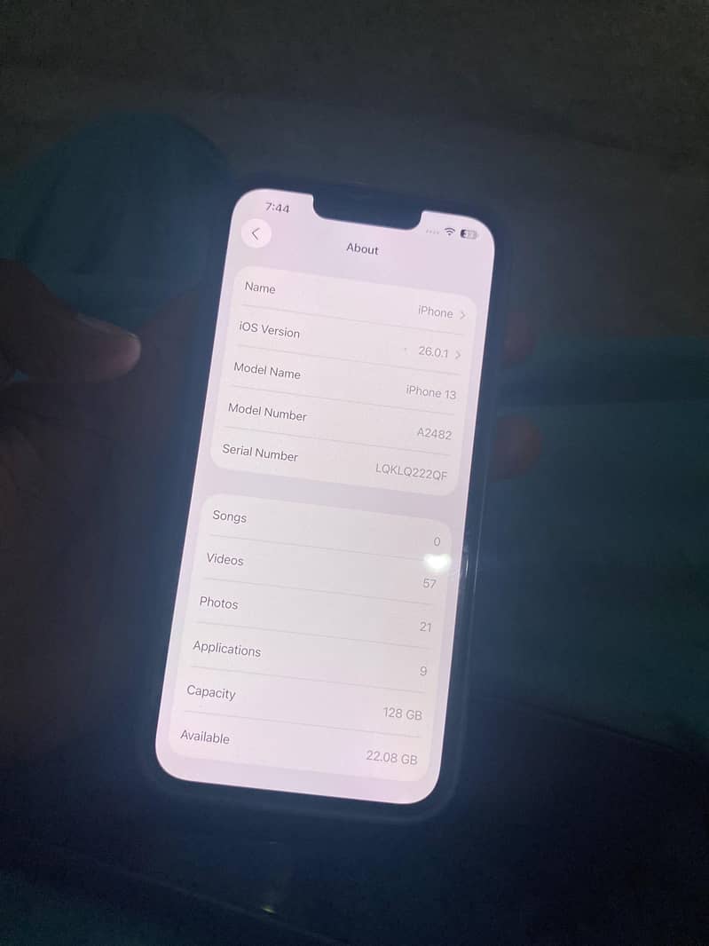 Apple iPhone 13 4