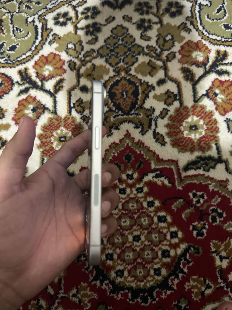 Apple iPhone 15 3