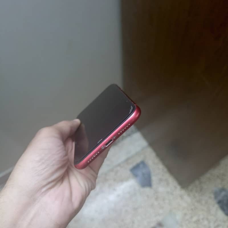 Apple iPhone 11 3