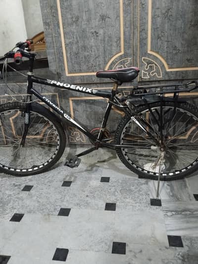 Gear wali Bycicle shemano ka gaers black and white colour