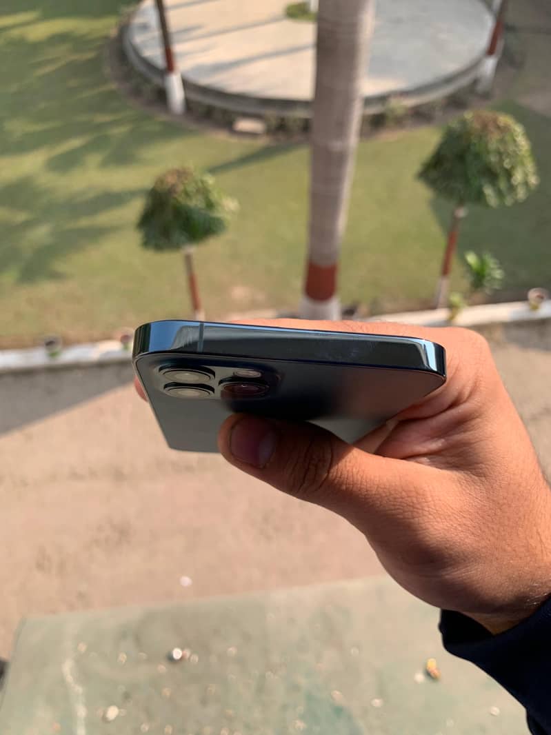 Apple iPhone 12 Pro 1