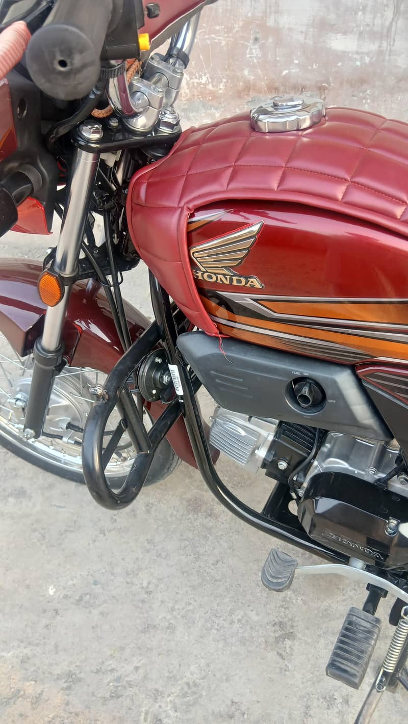 بالکل نیو بھت کم چلی آفٹر مارکیٹ 31روپے کا خرچہ ھے جو دیکھ سکتے ھے 1