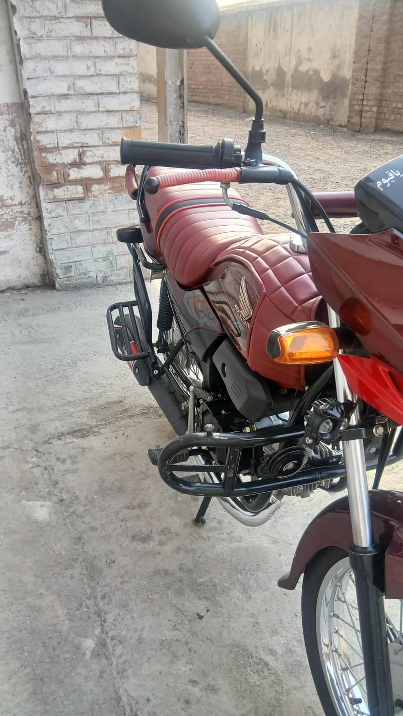 بالکل نیو بھت کم چلی آفٹر مارکیٹ 31روپے کا خرچہ ھے جو دیکھ سکتے ھے 8