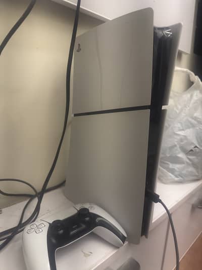 Playstation 5 slim Disc addition, with Remote.