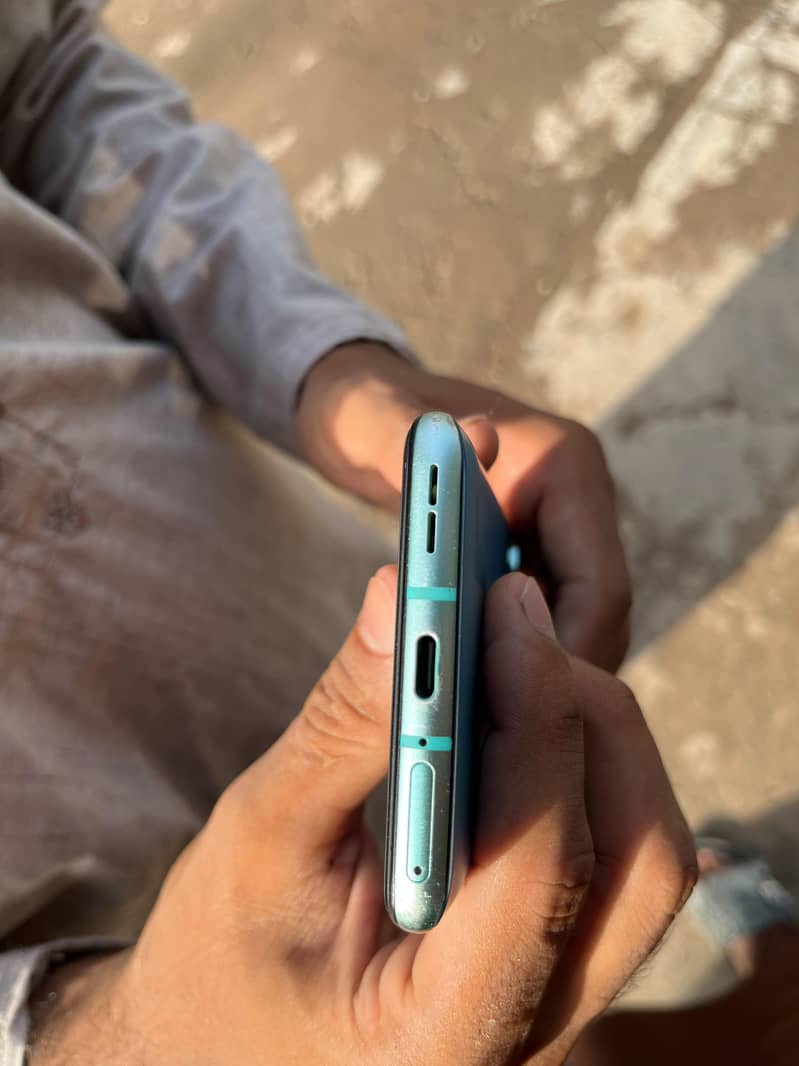 One Plus 8T 4