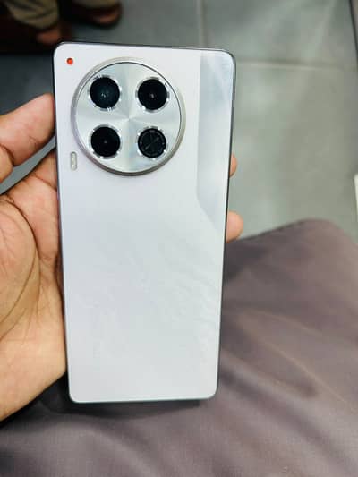 Tecno CAMON 30