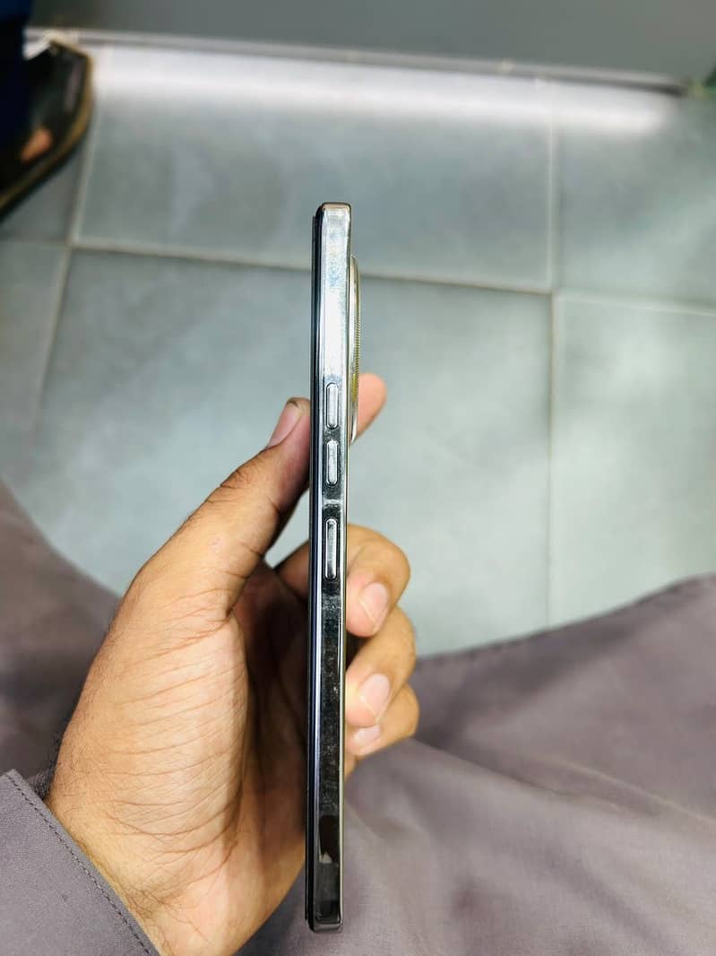 Tecno CAMON 30 1