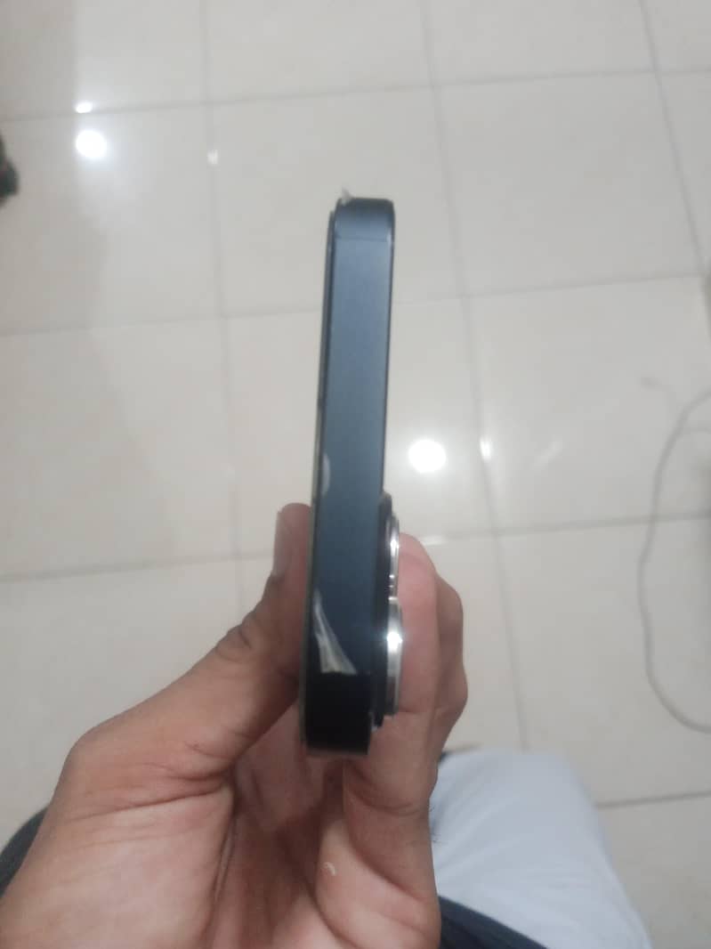 Apple iPhone 13 3