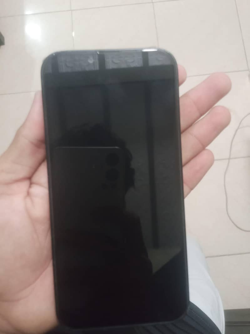 Apple iPhone 13 6