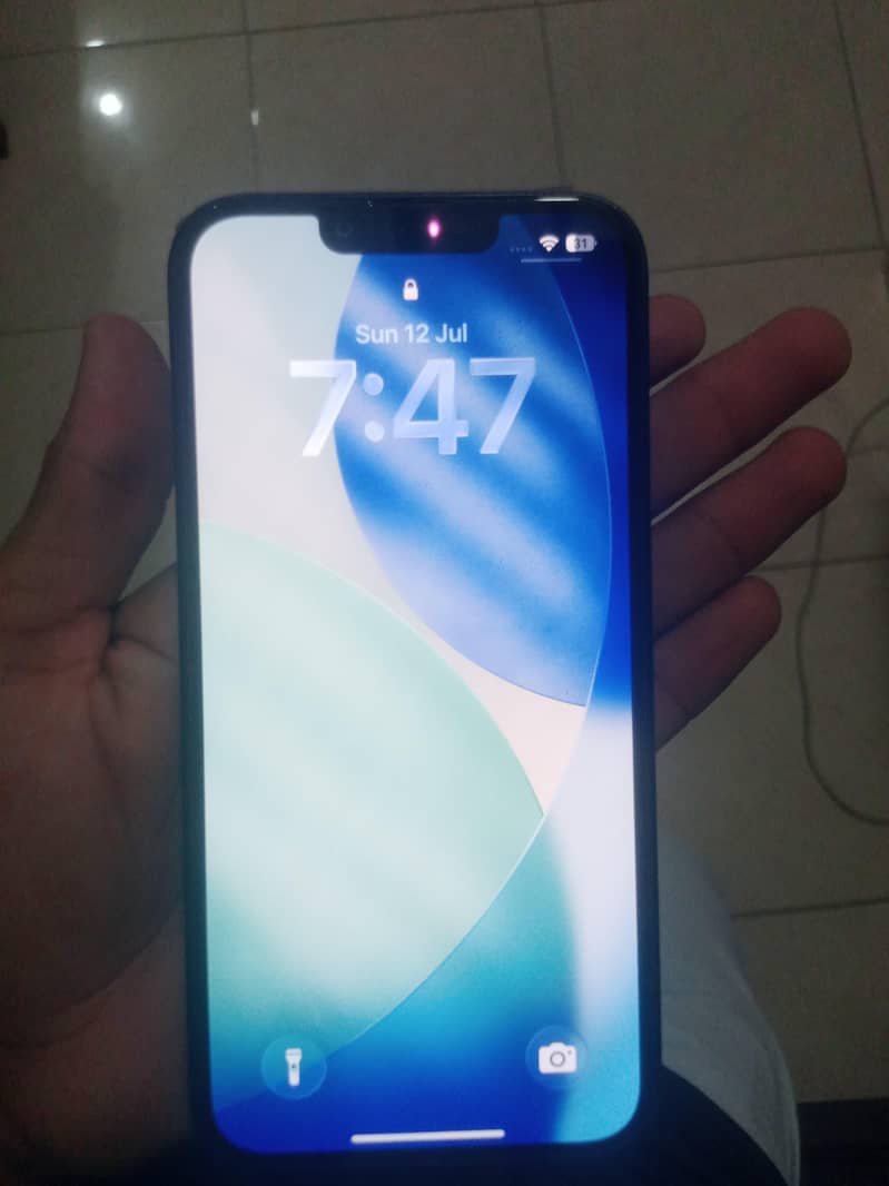 Apple iPhone 13 7