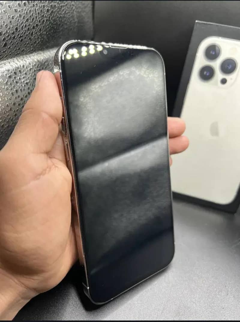 Apple iPhone 13 Pro Max 4