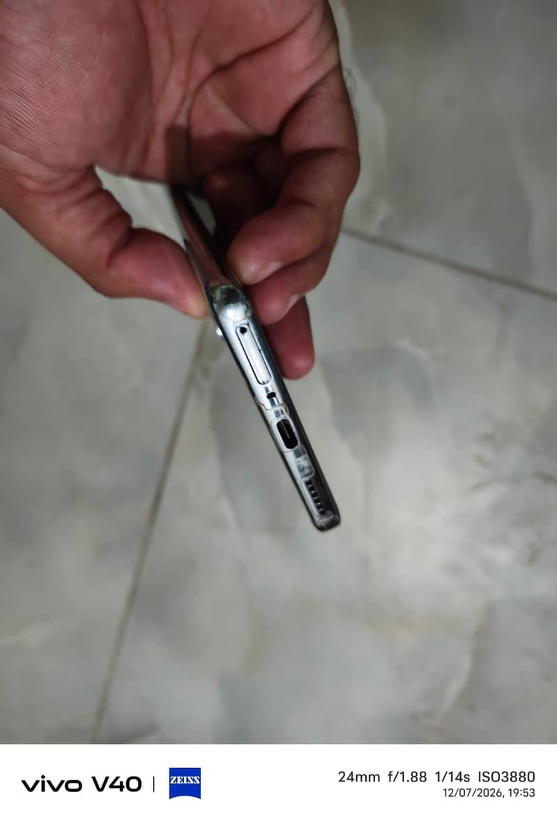 Tecno CAMON 40 Pro 0