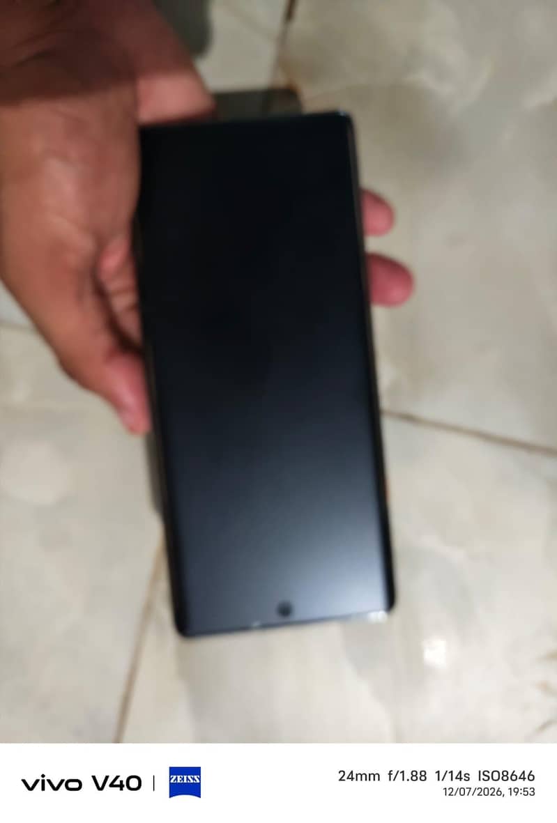 Tecno CAMON 40 Pro 4