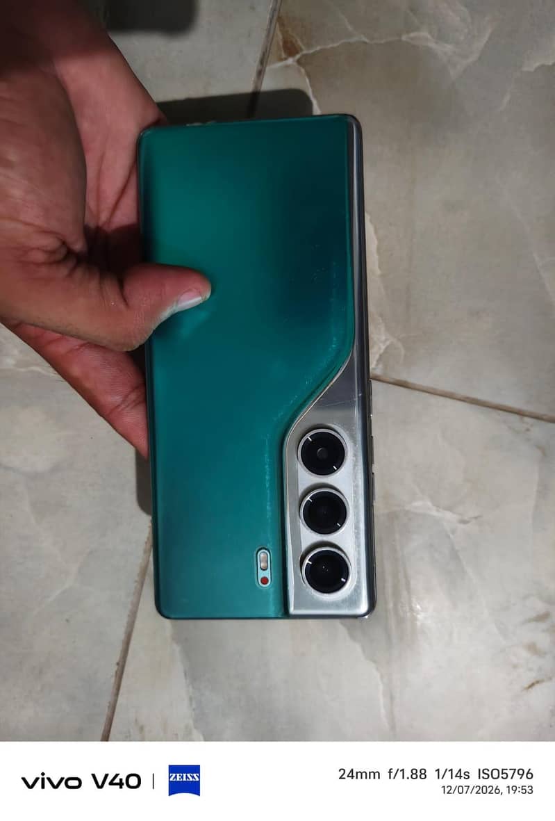 Tecno CAMON 40 Pro 5