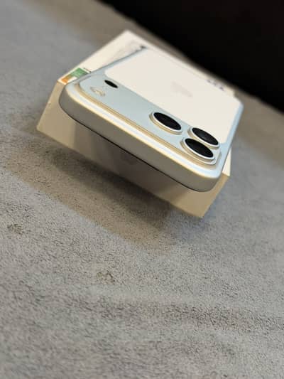Apple iPhone 17 Pro Max 256GB Silver PTA Approved Complete Box