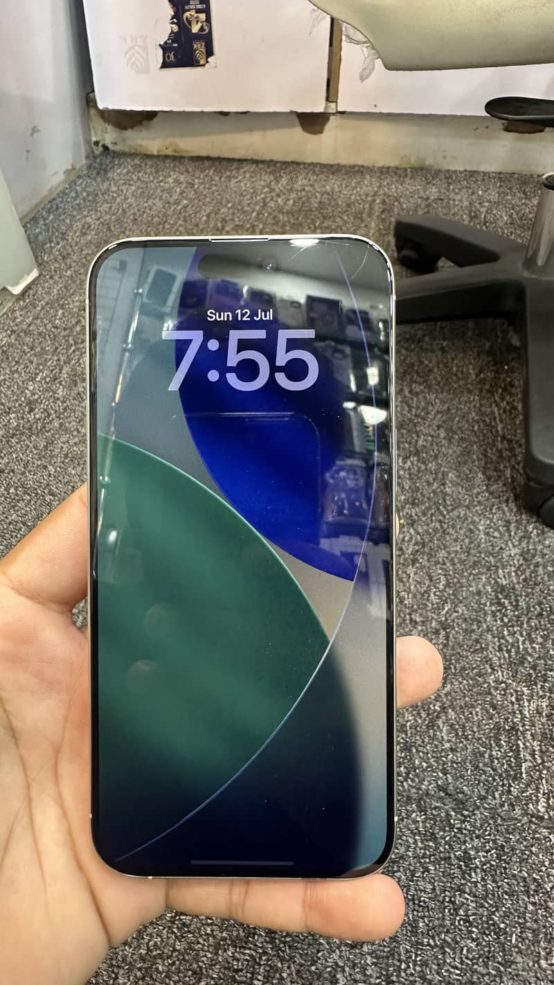 Apple iPhone 15 Pro Max 1