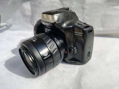 this is not a DSLR ITS A SLR