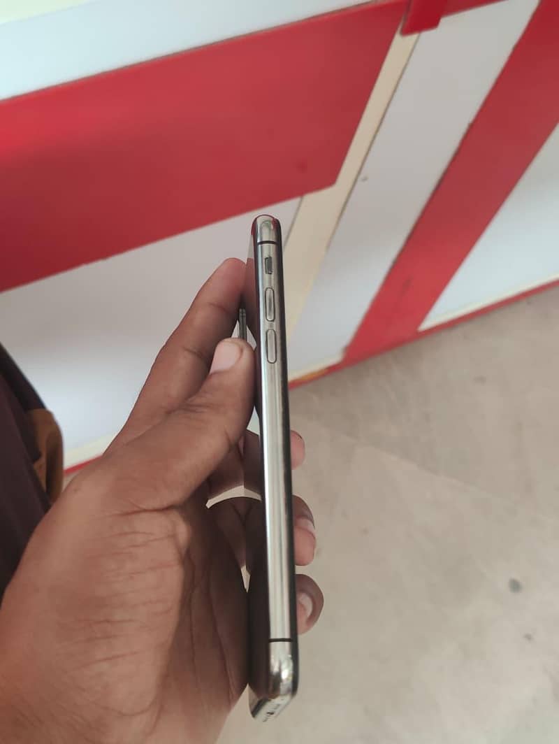 Apple iPhone X 2