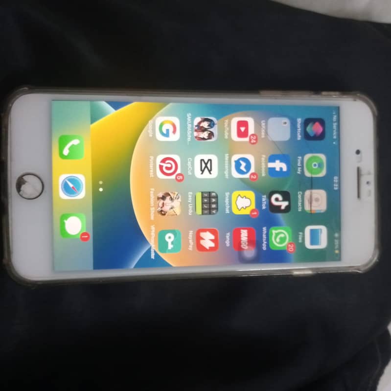 Apple iPhone 8 Plus 3