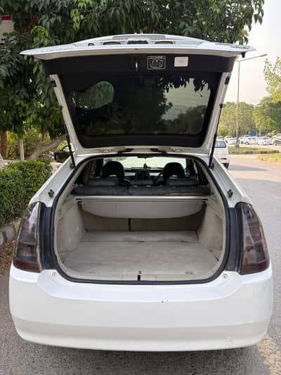 Toyota Prius 2007 pearl white