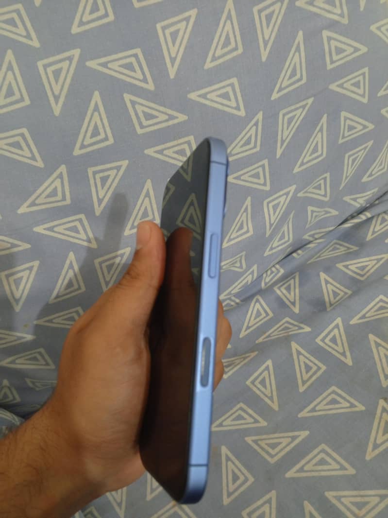 Apple iPhone 16 1