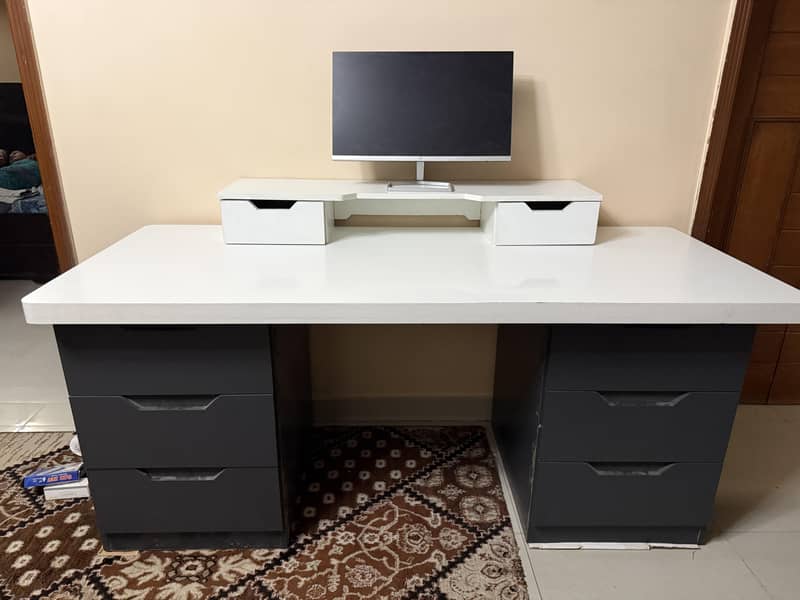 Aesthetic Work/Gaming Table 1
