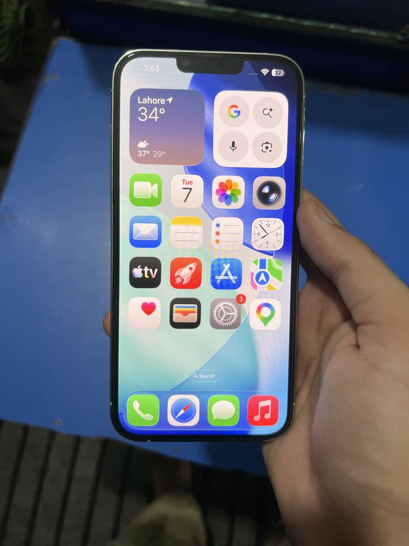 Apple iPhone 13 Pro Max 1